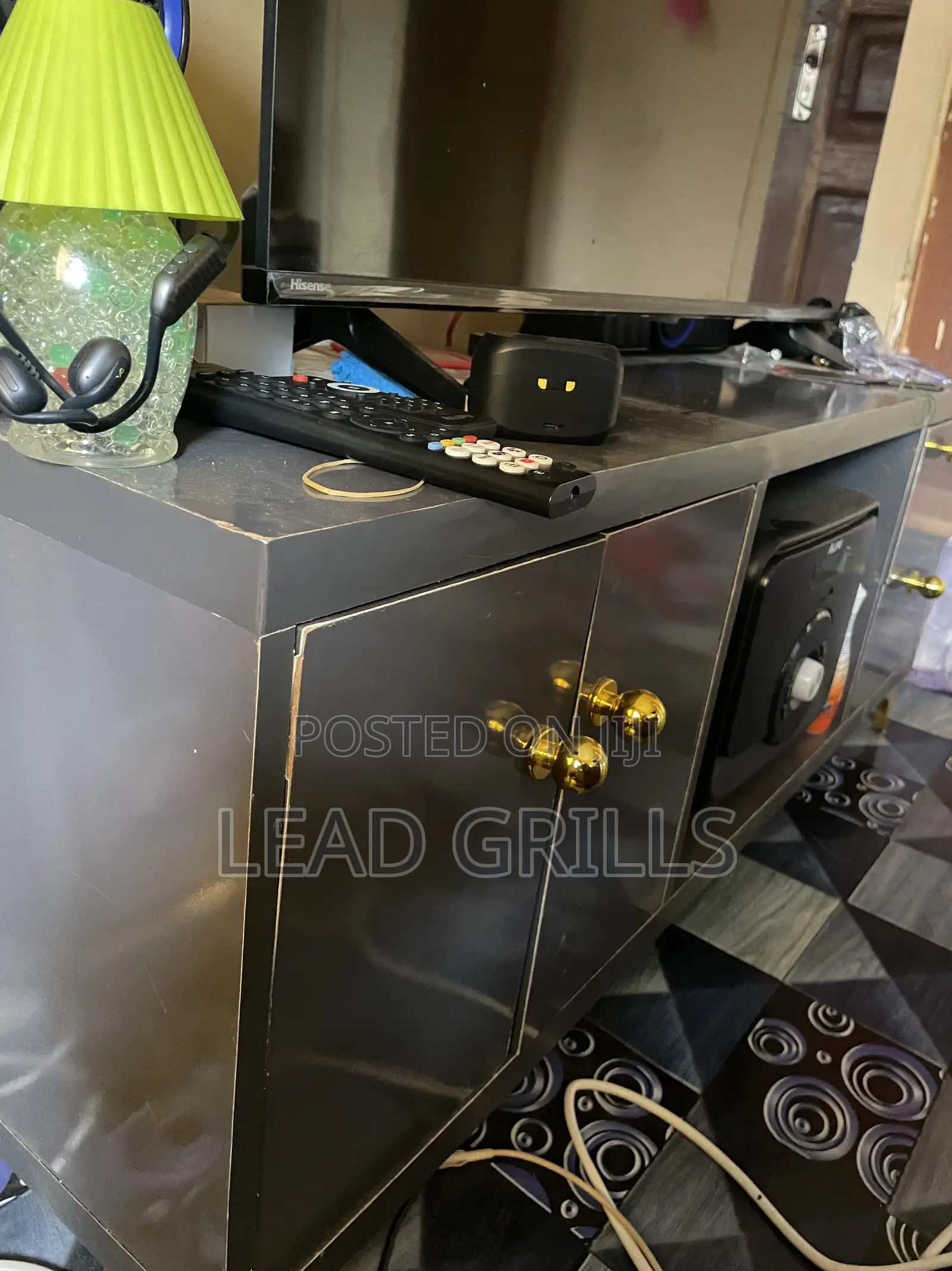 Tv Stand/Tv Console
