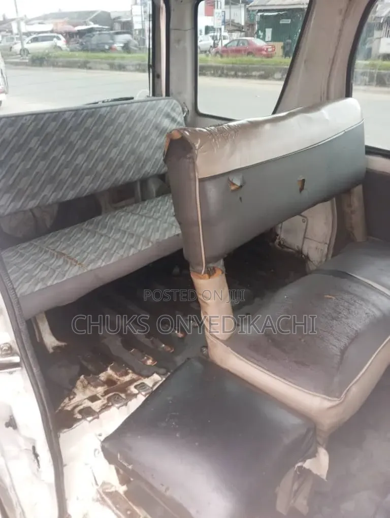 Bus 2020 White