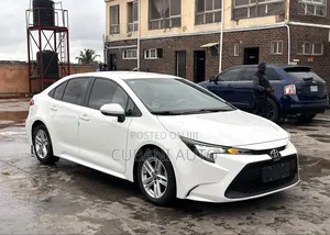 Toyota Corolla Hybrid 2023 White