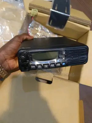 Icom A120 VHF Air Band Transceiver
