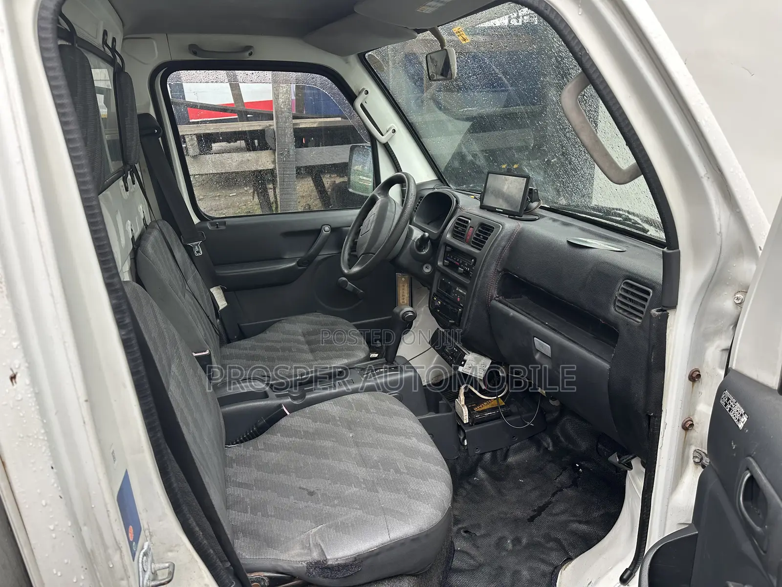 Suzuki APV Minibus 2012 White