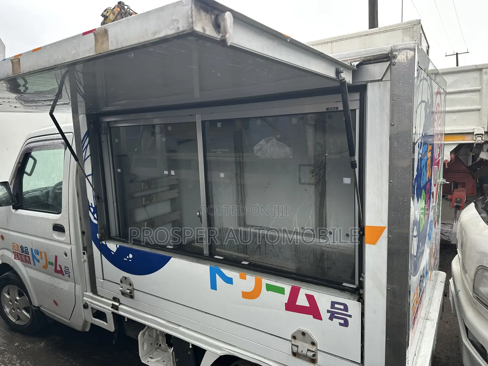Suzuki APV Minibus 2012 White
