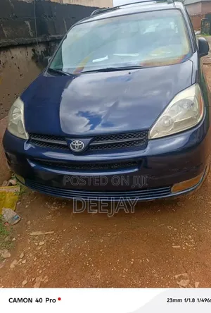 Toyota Sienna 2006 Blue