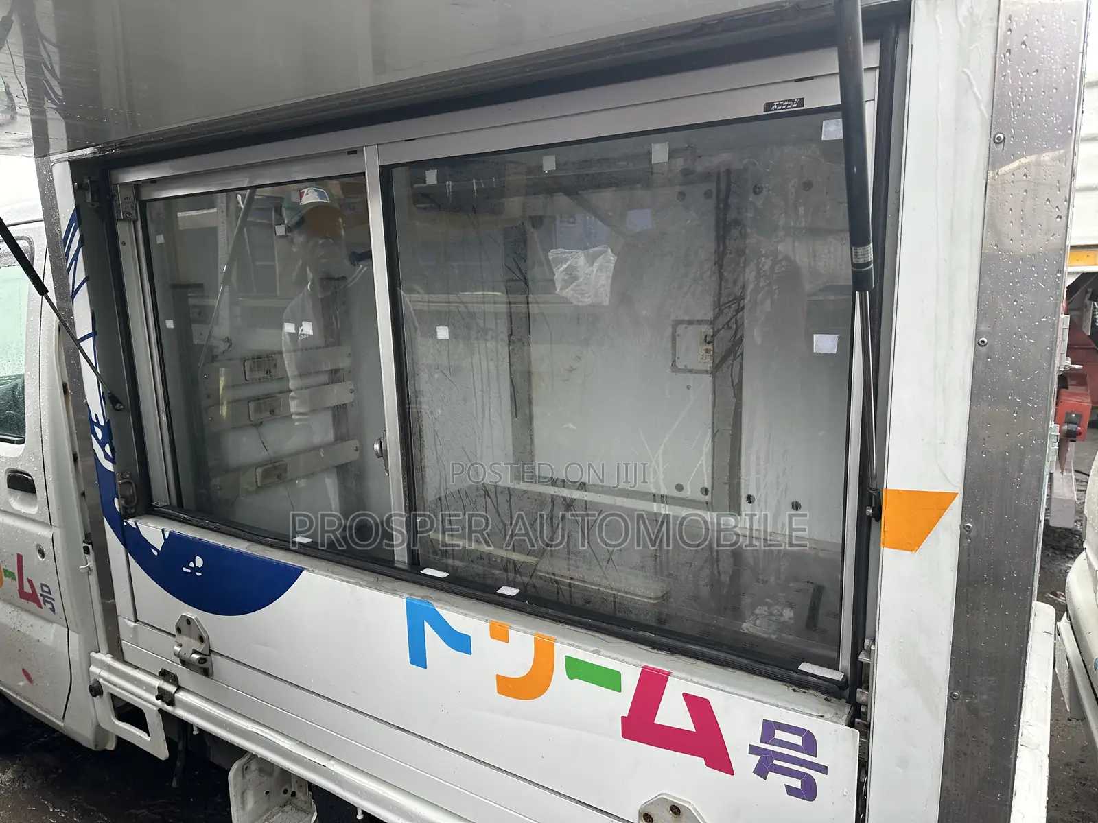 Suzuki APV Minibus 2012 White