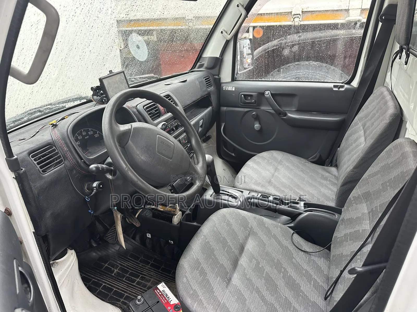 Suzuki APV Minibus 2012 White