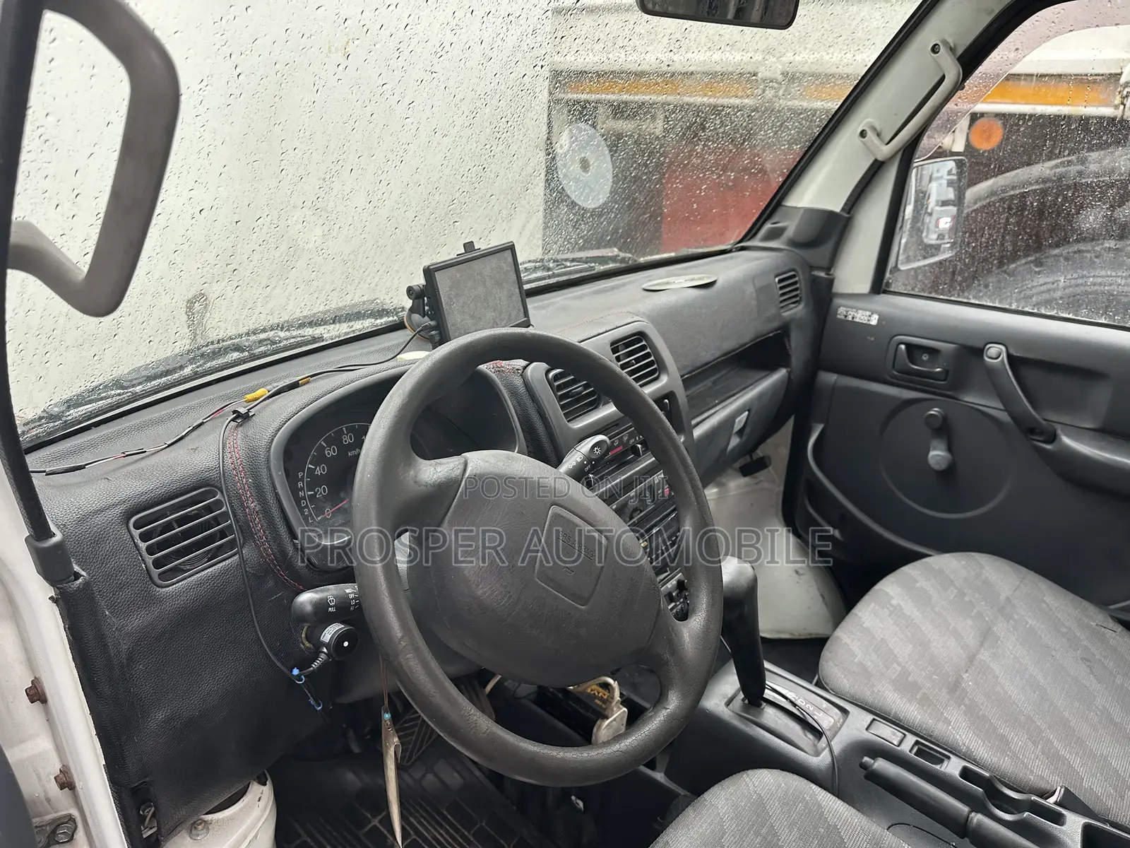 Suzuki APV Minibus 2012 White