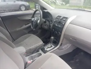 Toyota Corolla 2010 White