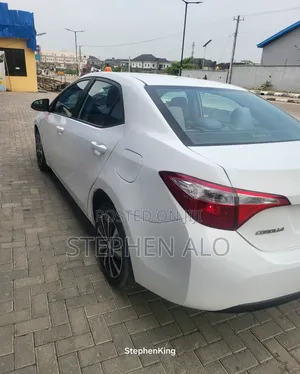 Toyota Corolla 2017 White