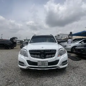 Mercedes-Benz GLK-Class Base GLK 350 4dr AWD 4MATIC (3.5L 6cyl 7A) 2015