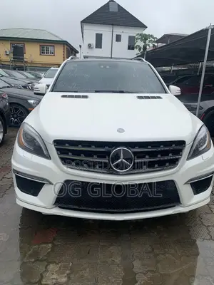 Mercedes-Benz M Class ML63 AMG 4dr SUV AWD (5.5L 8cyl Turbo 7A) 2015