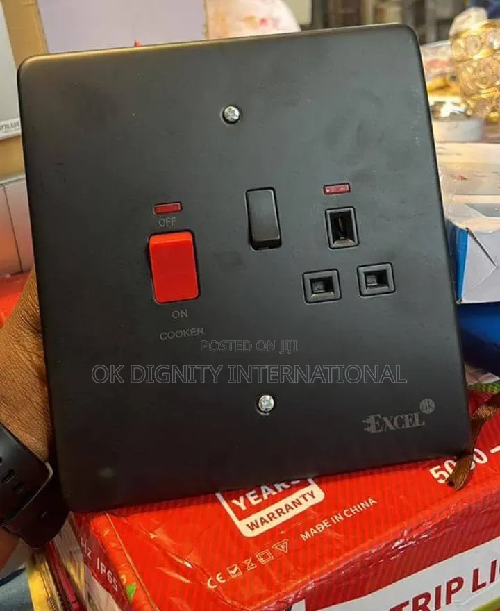 45a Double Pole Cooker Control Unit With Switched Socket–Surface Mount