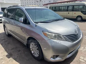 Toyota Sienna XLE 7 Passenger 2012 Silver