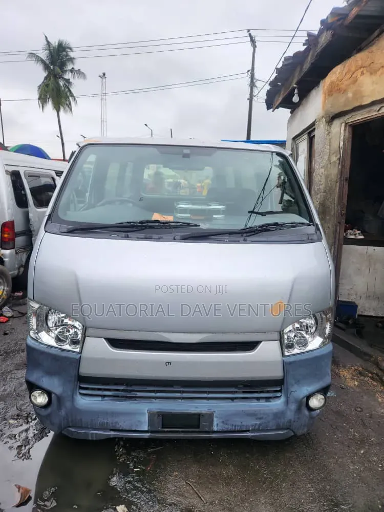 Suzuki Every 2010 White