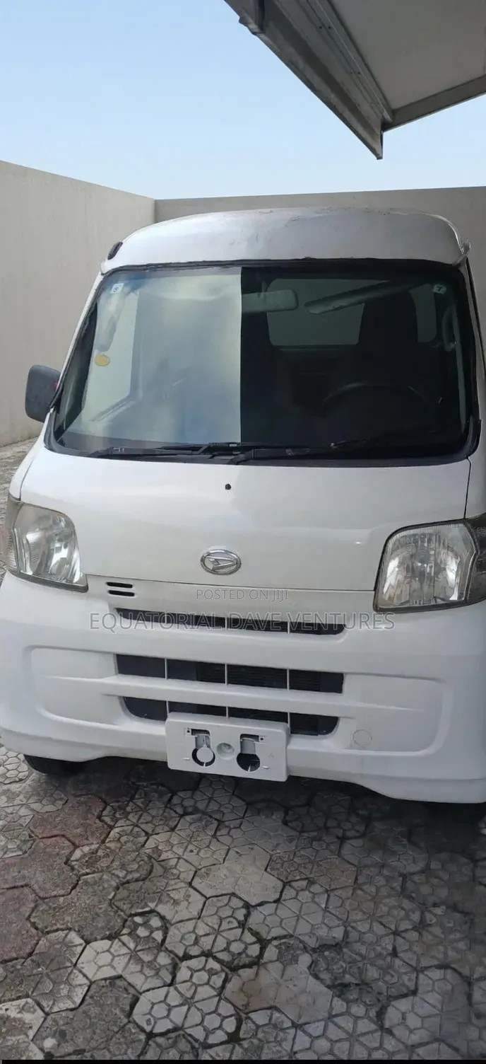 Suzuki Every 2010 White