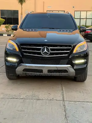 Mercedes-Benz M Class ML350 4dr SUV (3.5L 6cyl 7A) 2014 Black