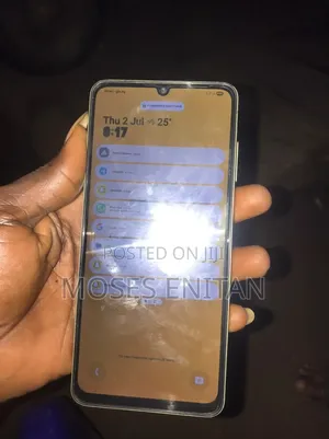 Samsung Galaxy A06 128 GB Gold