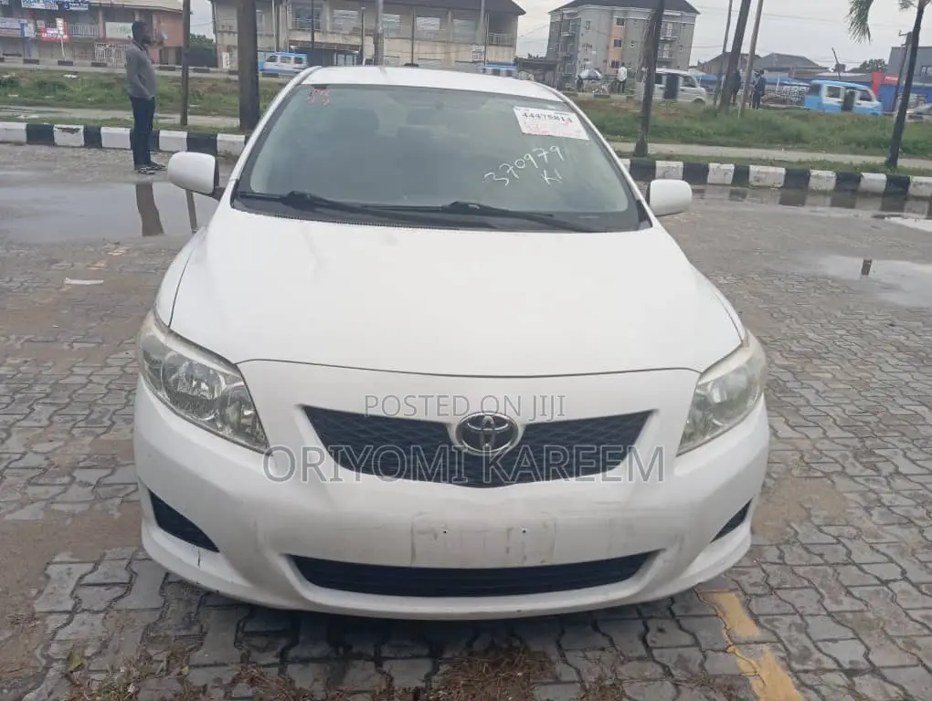 Toyota Corolla 2013 White