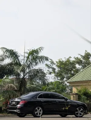 Mercedes-Benz E300 2017 Black