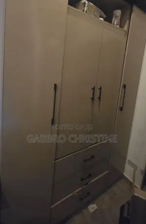 Modern 4-Door Wardrobe With 3 Drawers – Oak Finish