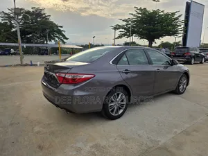 Toyota Camry SE 4dr Sedan (2.5L 4cyl 6A) 2016 Gray