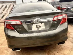 Toyota Camry XLE V6 4dr Sedan (3.5L 6cyl 6A) 2013 Gray