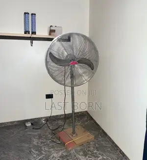 26-Inch Industrial Standing Fan – Very Strong Breeze