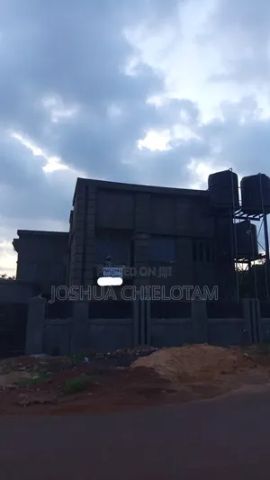 14bdrm House in Right On The Major, Enugu for rent