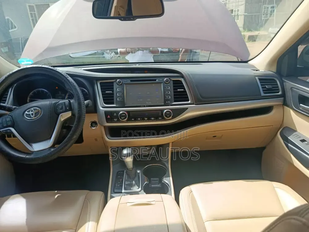 Toyota Highlander XLE V6 4x4 (3.5L 6cyl 6A) 2016 Burgundy
