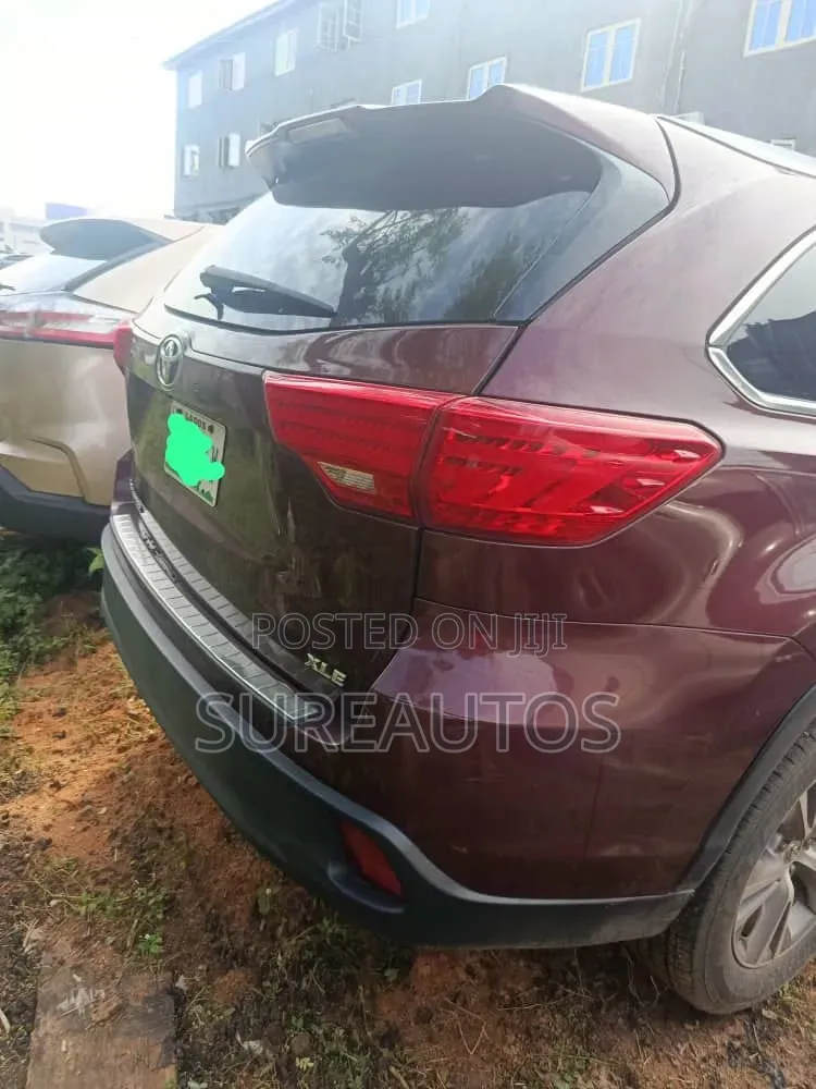 Toyota Highlander XLE V6 4x4 (3.5L 6cyl 6A) 2016 Burgundy