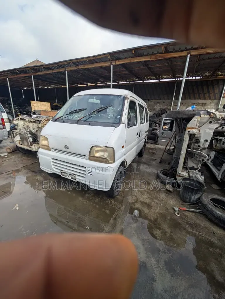 Suzuki APV Minibus 2009 White