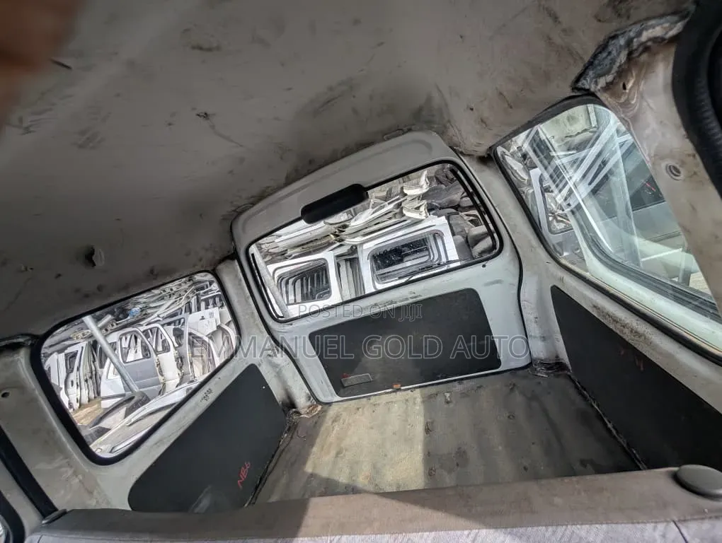 Suzuki APV Minibus 2009 White