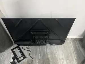 Clean 43-Inch Hisense Smart Tv