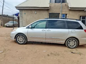 Toyota Sienna 2007 Silver