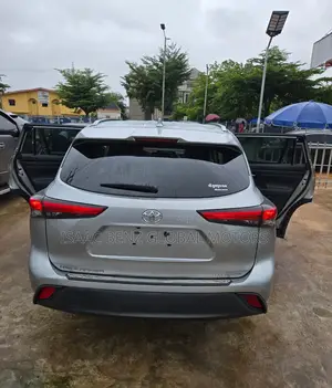 Toyota Highlander Limited 2022 White