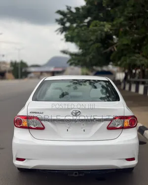 Toyota Corolla LE 4dr Sedan (1.8L 4cyl 4A) 2011 White