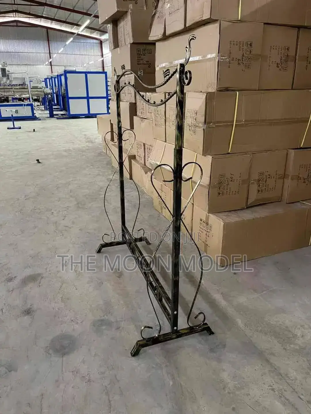 Single Silver Standing Hangers