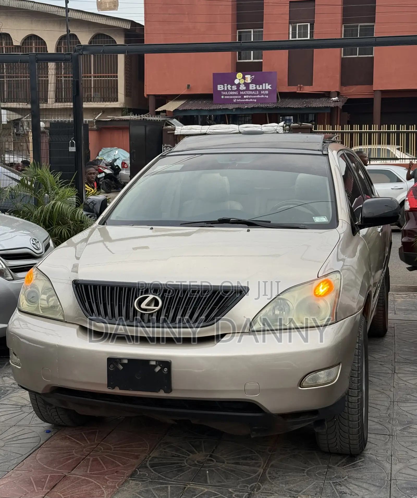 Lexus RX 330 2005 Gold