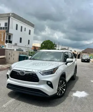 Toyota Highlander 2022 White