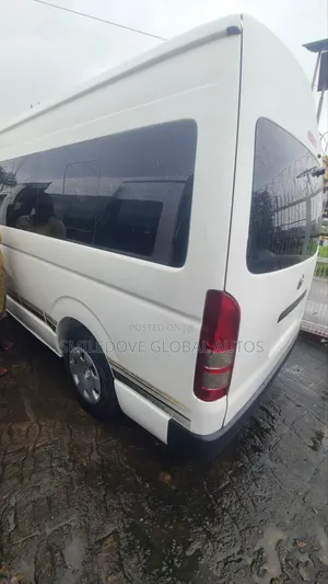 Toyota HiAce 2015 White