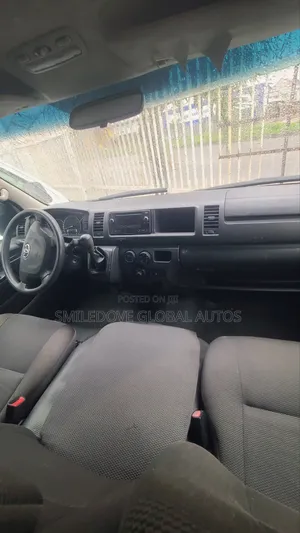 Toyota HiAce 2015 White