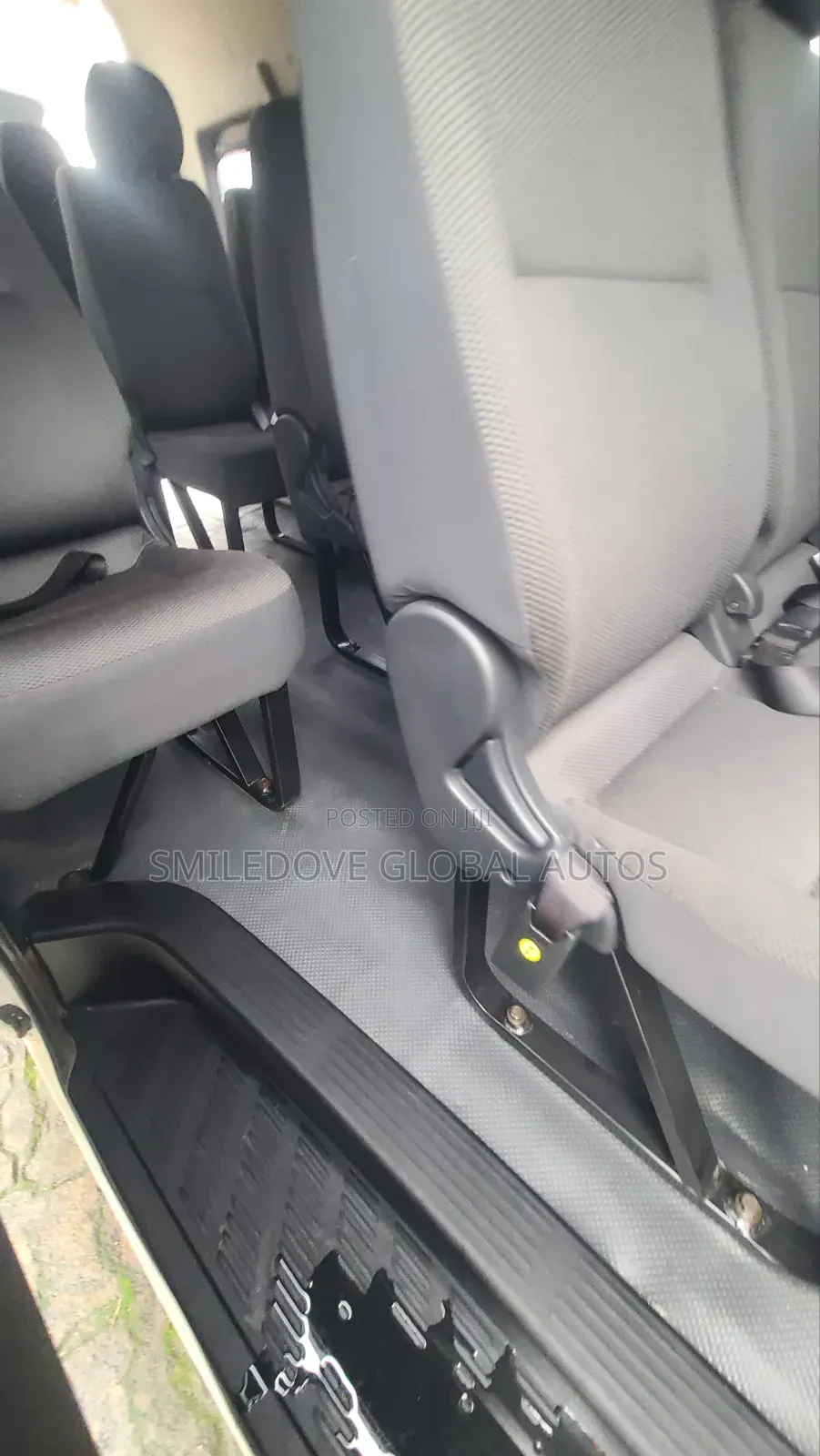 Toyota HiAce 2015 White