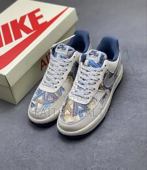 *Nike Air Force 1 X Just Do It “Palace” Snks.*