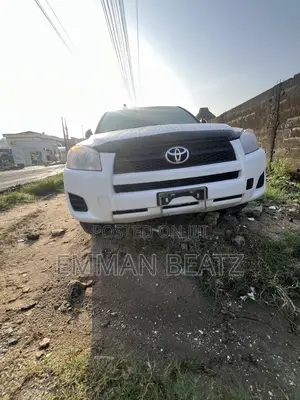 Toyota RAV4 3.5 2011 White