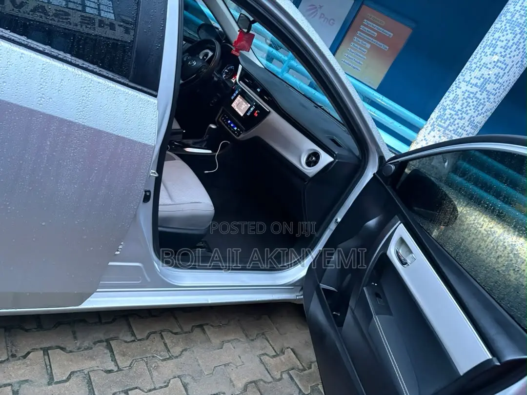 Toyota Corolla 2018 Silver