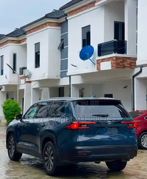 Toyota Highlander XLE AWD 2024 Blue