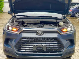 Toyota Highlander XLE AWD 2024 Blue