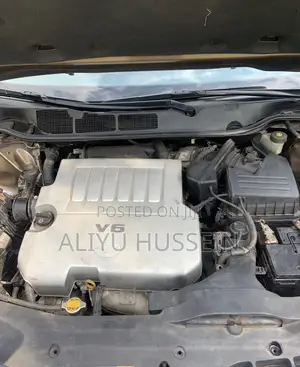 Toyota Camry 2010 Gold