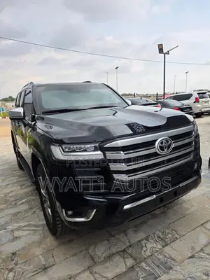 Toyota Land Cruiser LC300 2024 Black