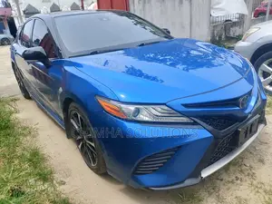 Toyota Camry XSE FWD (2.5L 4cyl 8AM) 2018 Blue