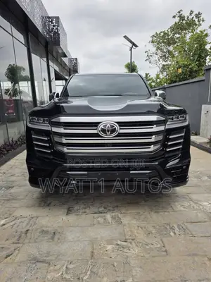Toyota Land Cruiser LC300 2024 Black